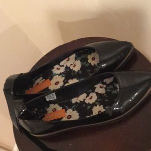 Rocket dog shiny black shoes